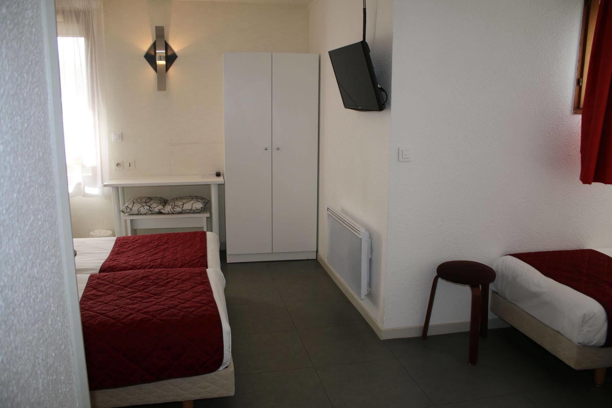 Beddy-Bye Hotel Contrexéville Dış mekan fotoğraf